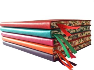 Uematsu Hobi: Box Decorated with Chrysanthemums Artisan Art Pocket Notebook (Flame Tree Journals)